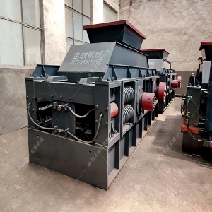 中大型半自動對輥破碎機發(fā)往河南洛陽處理河卵石