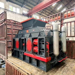 2PG1500x1000超大型對輥破碎制砂機發(fā)貨 發(fā)往陜西